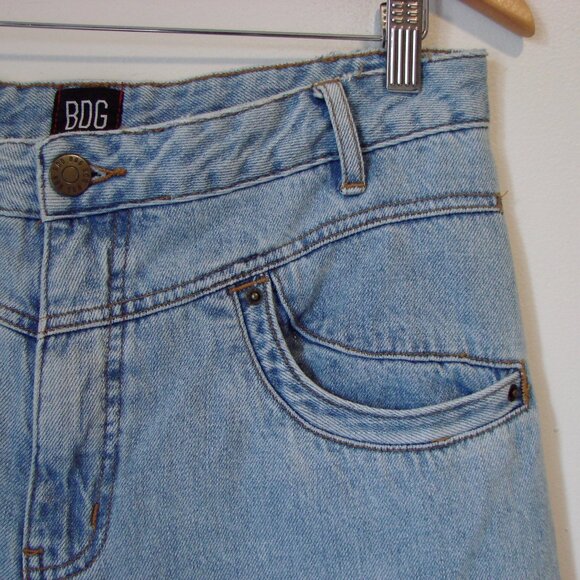 BDG Urban Outfitters Mom High Rise Jeans Light Wash Relaxed Boyfriend Size 29 - Picture 5 of 12